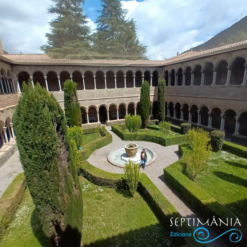 26.7.2024 Claustre.  Monestir de Santa Maria de Ripoll. -  J. Bibià