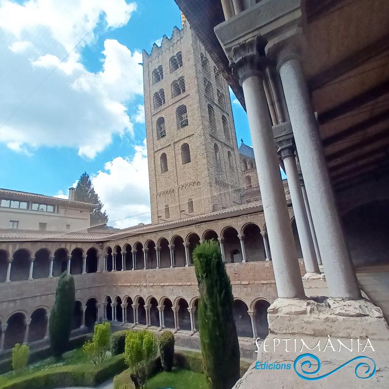 26.7.2024 Claustre.  Monestir de Santa Maria de Ripoll. -  J. Bibià