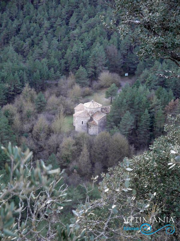 23.12.2024 Vista de l'església des del mirador dels Presidents.  Sant Pere de Graudescales. -  J. Bibià