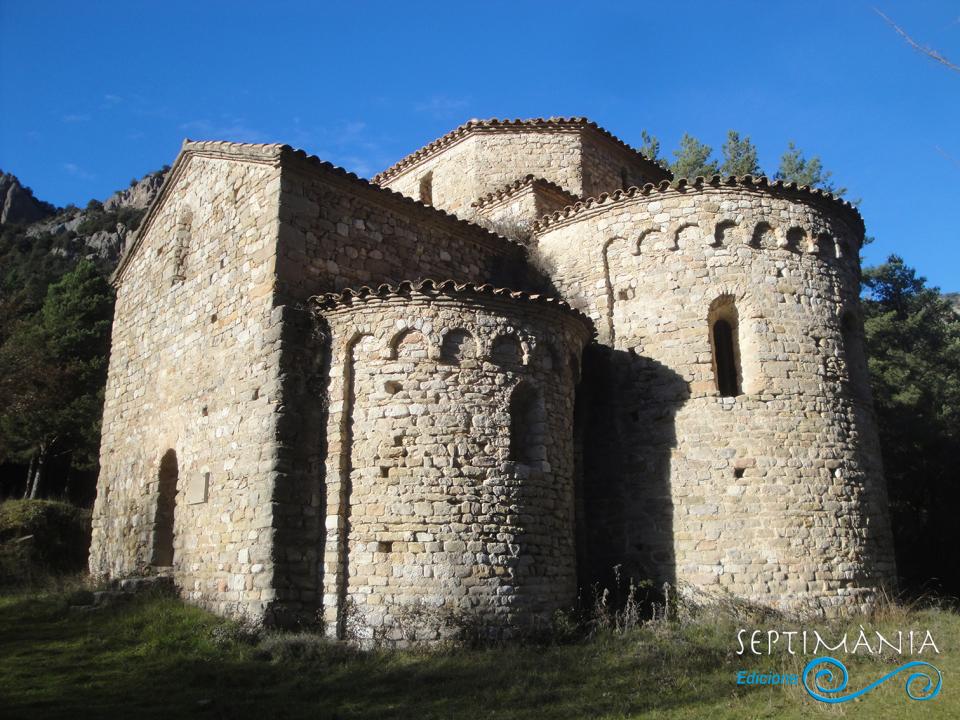 23.12.2024 Part absidal del temple amb les arcuacions pròpies de l'estil llombard.  Sant Pere de Graudescales. -  J. Bibià